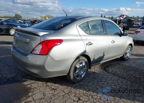 2014 Nissan Versa 1.6 Sv z USA, uszkodzony, nr VIN 3N1CN7AP8EL825512